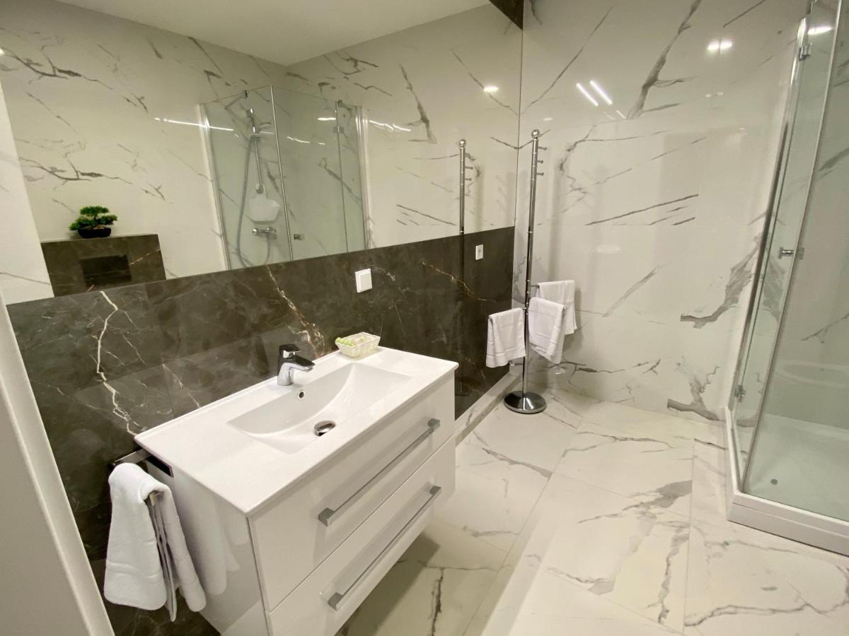 Fischer Apartments เมียนซิดดรอแย ภายนอก รูปภาพ